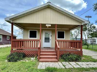 Home For Sale in Poth, Texas