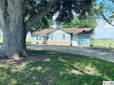 Home For Sale in Shiner, Texas