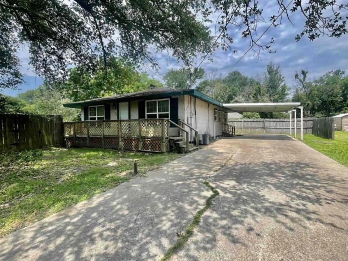 Picture of Home For Rent in Nederland, Texas, United States