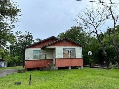 Home For Sale in Gregory, Texas