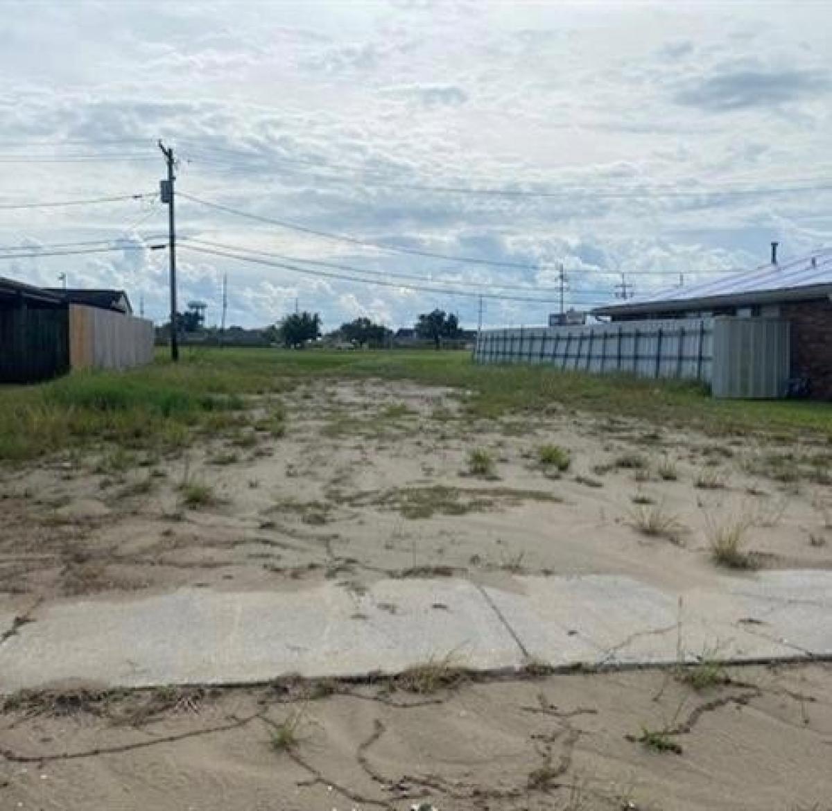 Picture of Residential Land For Sale in Meraux, Louisiana, United States