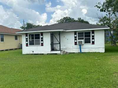 Home For Sale in Freeport, Texas