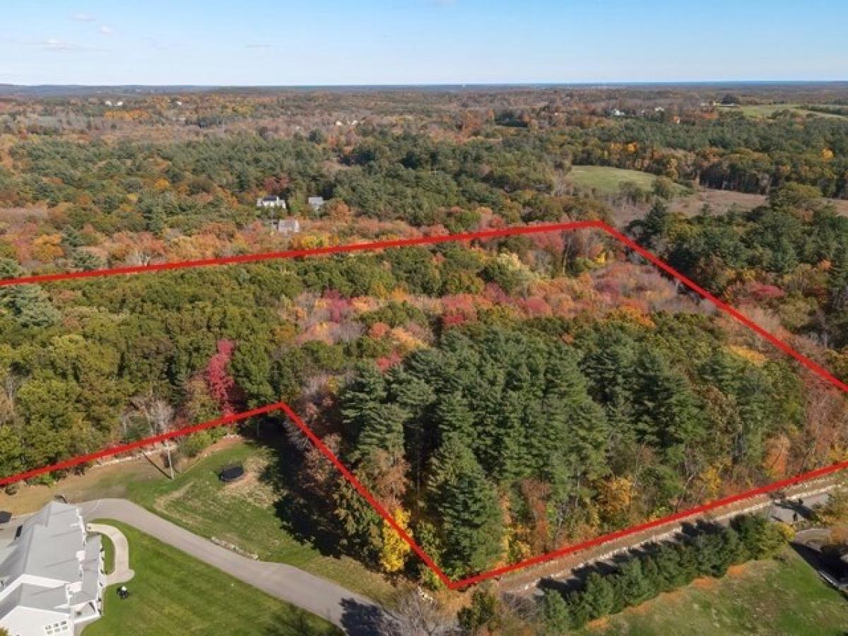 Picture of Residential Land For Sale in Groveland, Massachusetts, United States