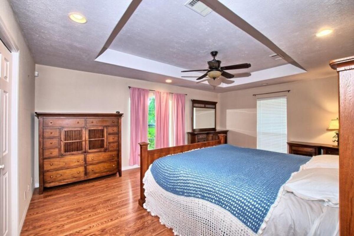 Picture of Home For Sale in Hemphill, Texas, United States