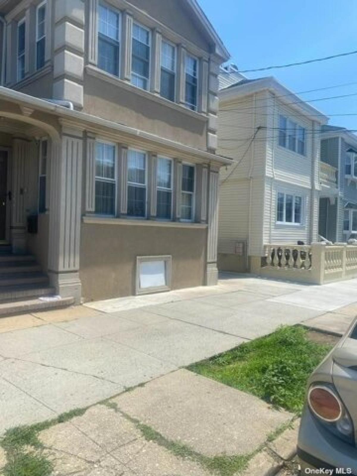 Picture of Home For Rent in South Ozone Park, New York, United States