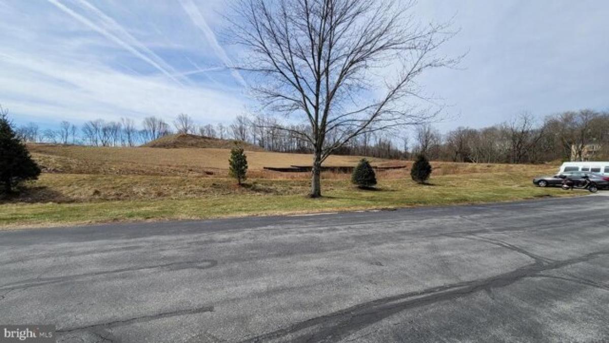 Picture of Home For Sale in Mont Clare, Pennsylvania, United States