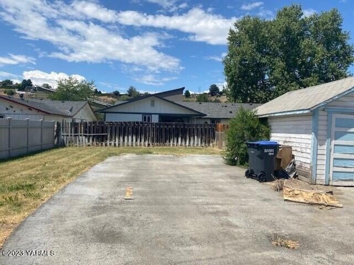 Picture of Home For Sale in Selah, Washington, United States