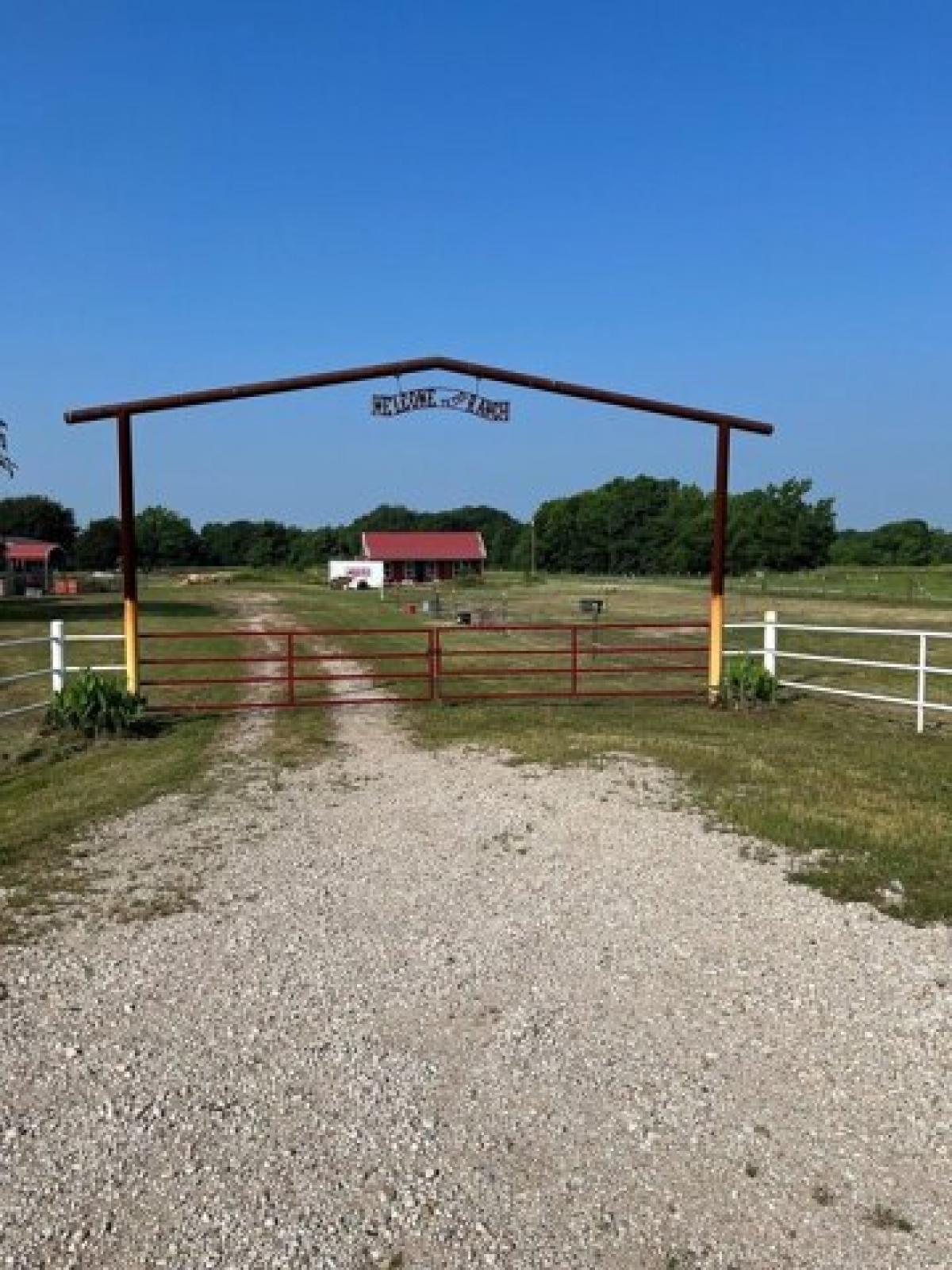 Picture of Home For Sale in Terrell, Texas, United States