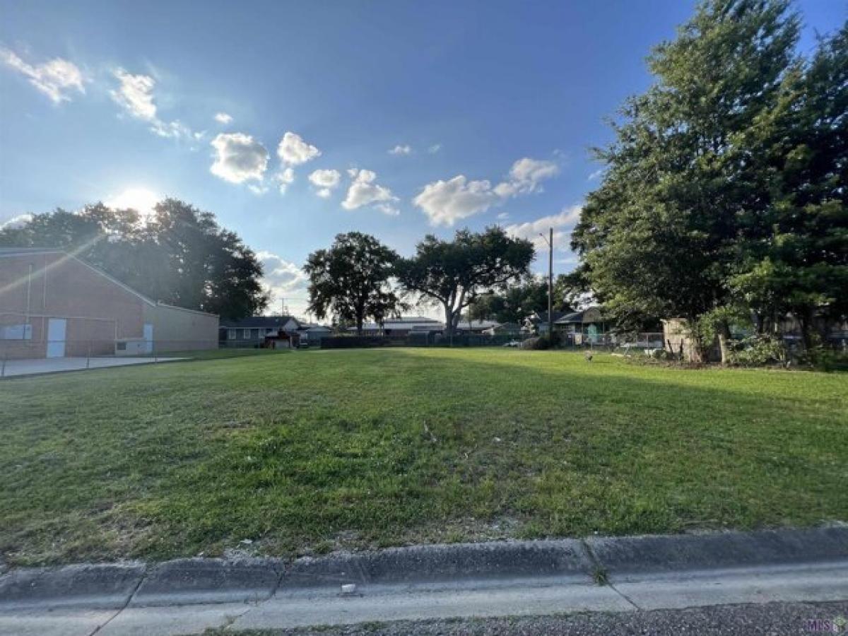 Picture of Residential Land For Sale in Plaquemine, Louisiana, United States