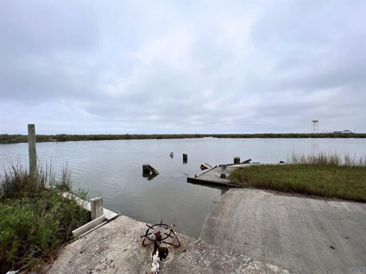 Picture of Residential Land For Sale in Grand Isle, Louisiana, United States