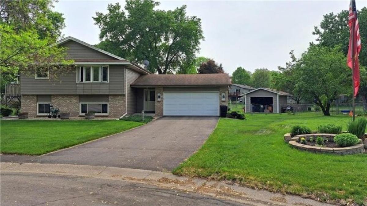 Picture of Home For Sale in Champlin, Minnesota, United States