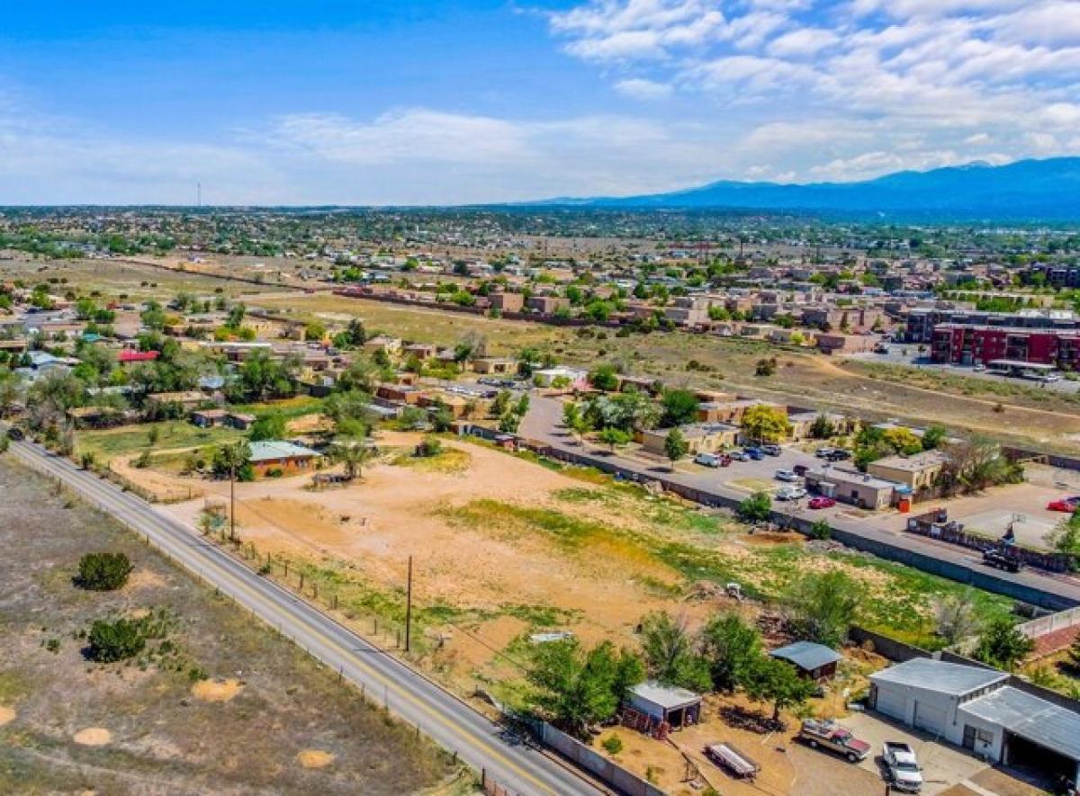 Picture of Home For Sale in Santa Fe, New Mexico, United States