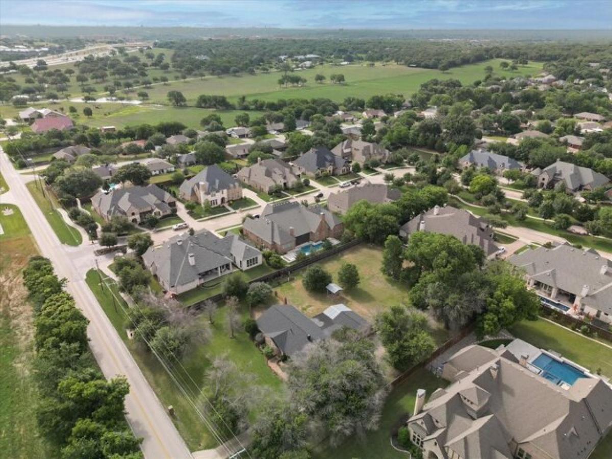 Picture of Home For Sale in Southlake, Texas, United States