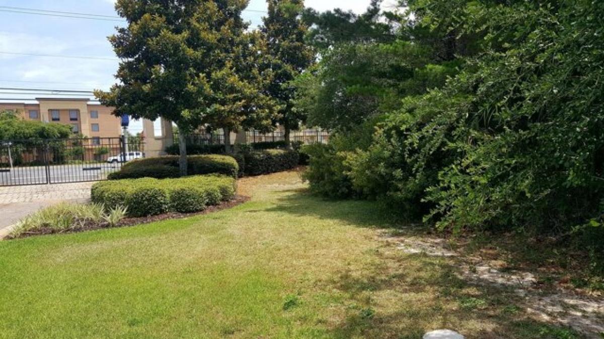 Picture of Residential Land For Sale in Navarre, Florida, United States