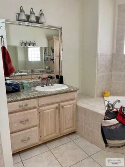 Home For Sale in Los Fresnos, Texas