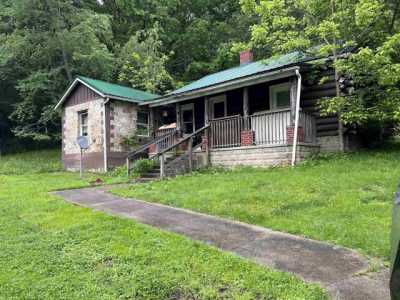 Home For Sale in Flatwoods, Kentucky