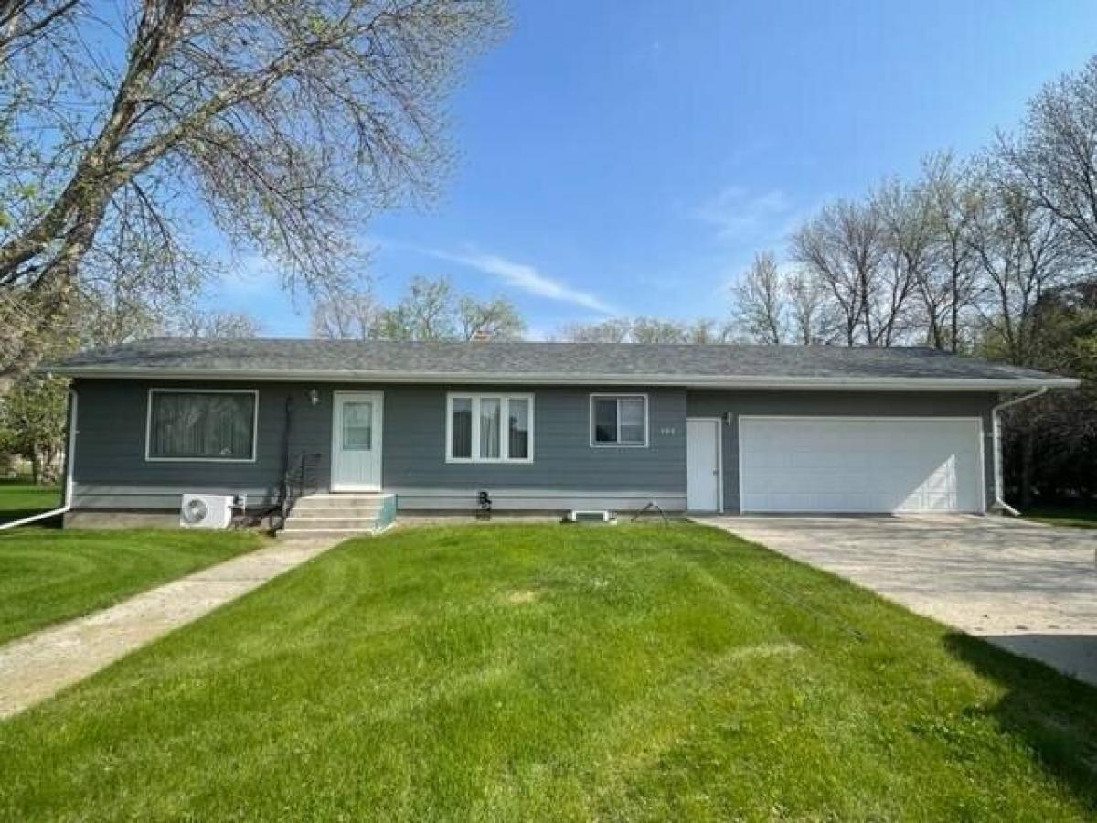 Picture of Home For Sale in Leeds, North Dakota, United States