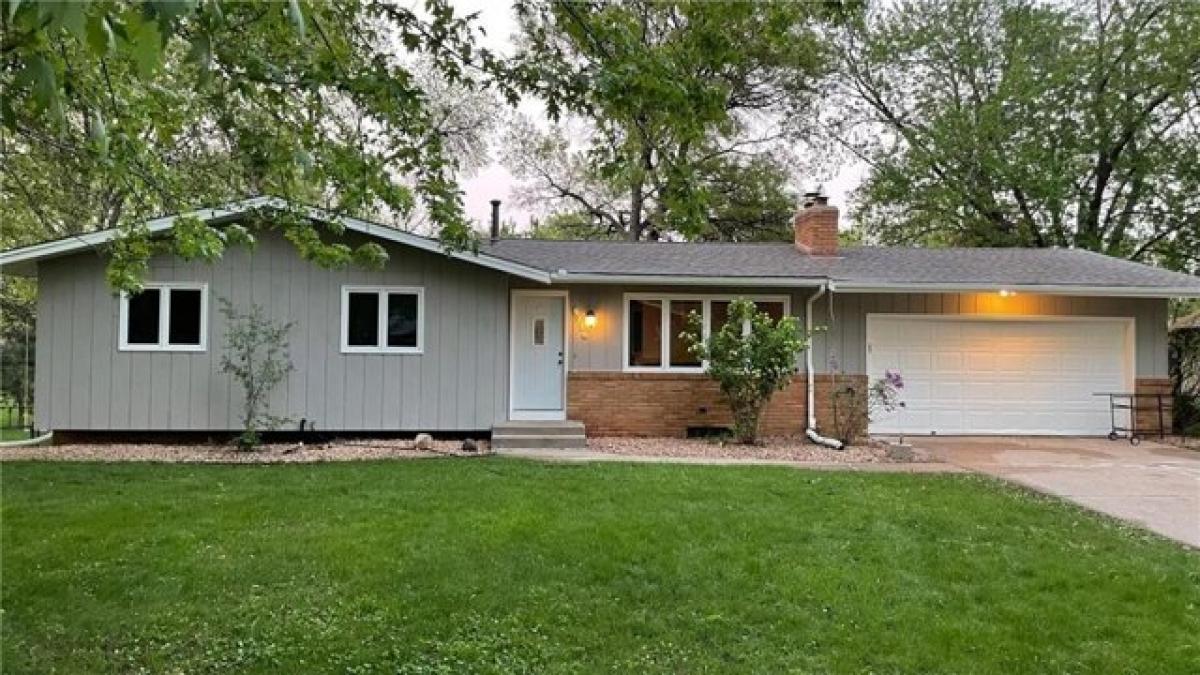 Picture of Home For Sale in Brooklyn Park, Minnesota, United States