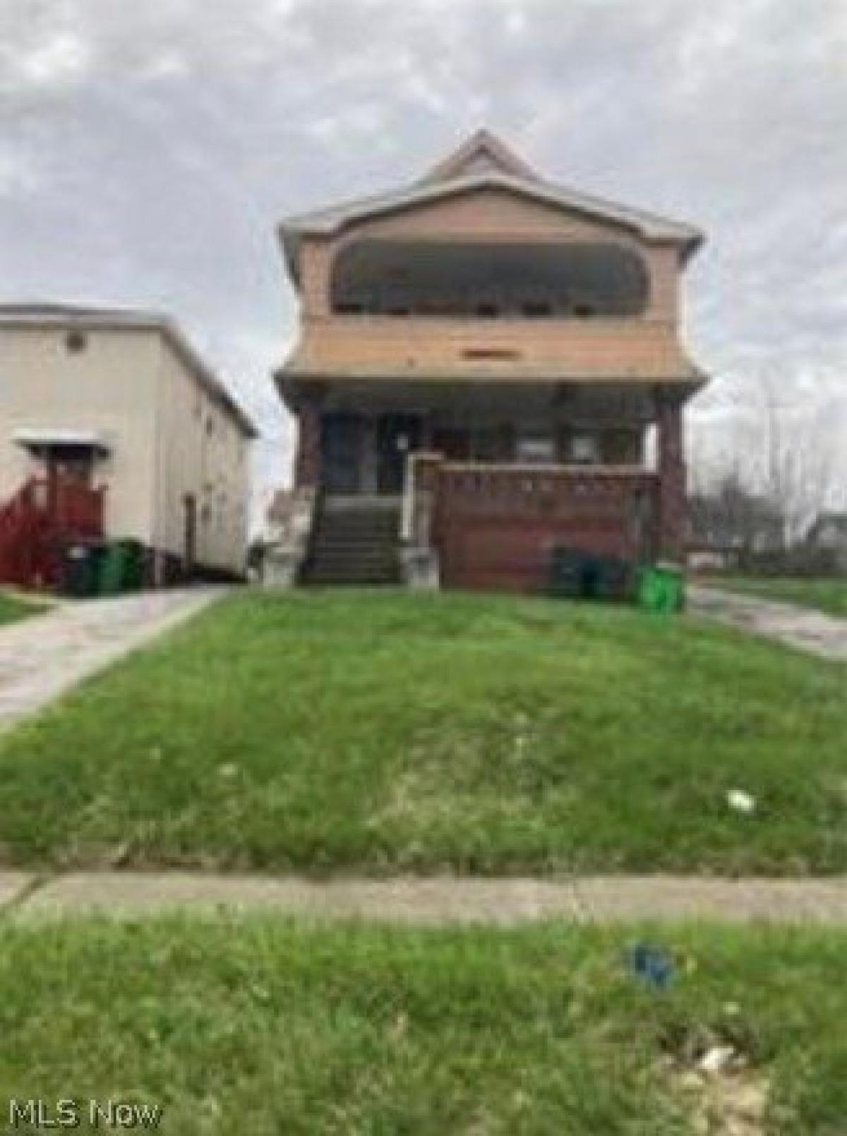 Picture of Home For Sale in Garfield Heights, Ohio, United States