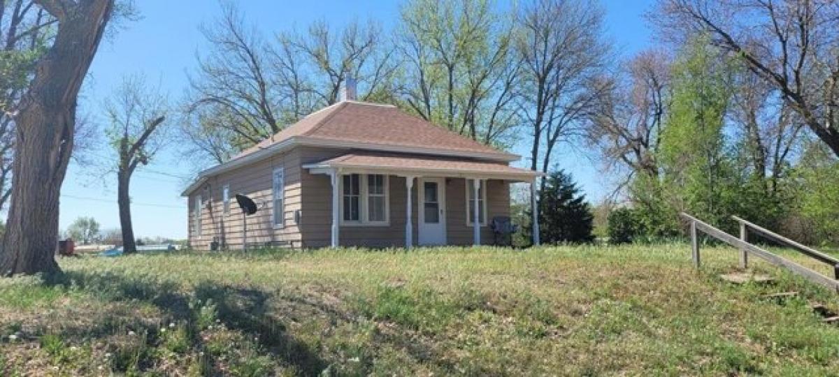 Picture of Home For Sale in Ellsworth, Kansas, United States