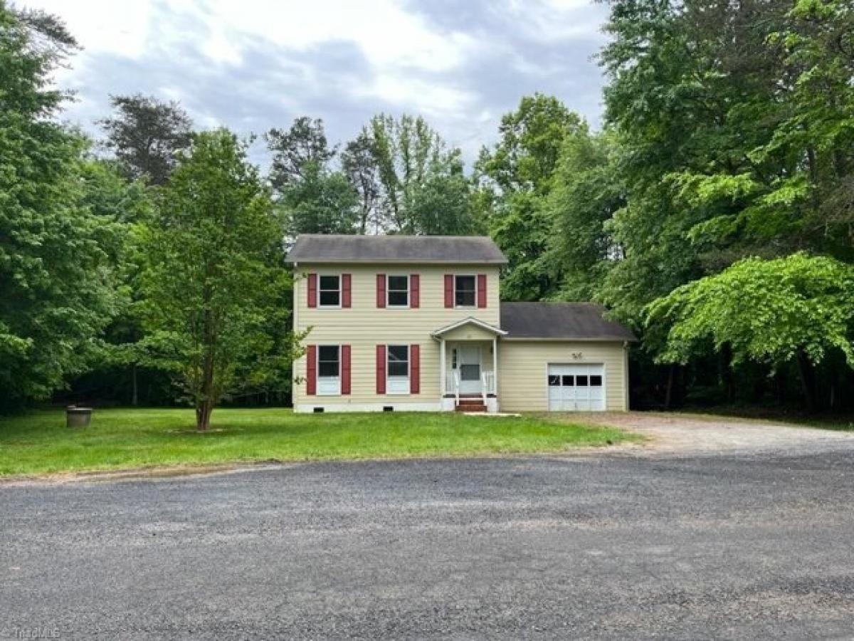 Picture of Home For Rent in Pilot Mountain, North Carolina, United States