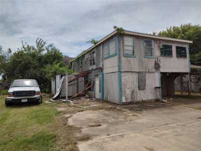 Home For Sale in Hitchcock, Texas