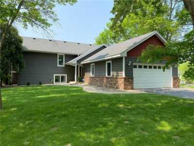 Home For Sale in Chanhassen, Minnesota