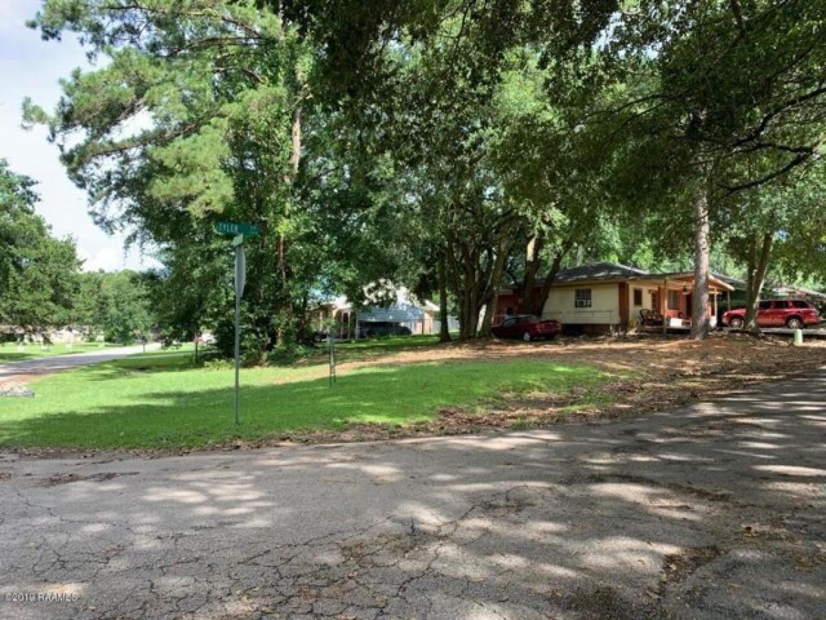 Picture of Residential Land For Sale in Lafayette, Louisiana, United States