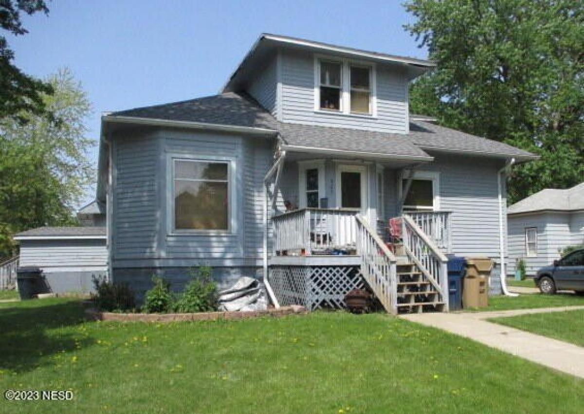 Picture of Home For Sale in Watertown, South Dakota, United States