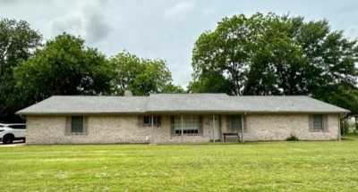 Home For Sale in Wills Point, Texas