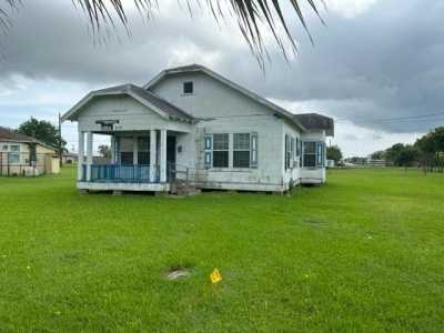 Home For Sale in Freeport, Texas