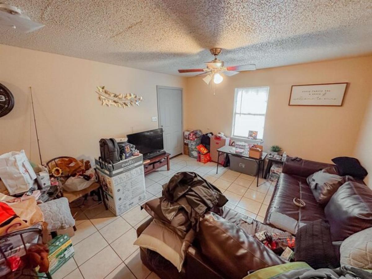 Picture of Home For Sale in Laredo, Texas, United States