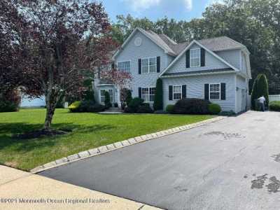 Home For Rent in Eatontown, New Jersey