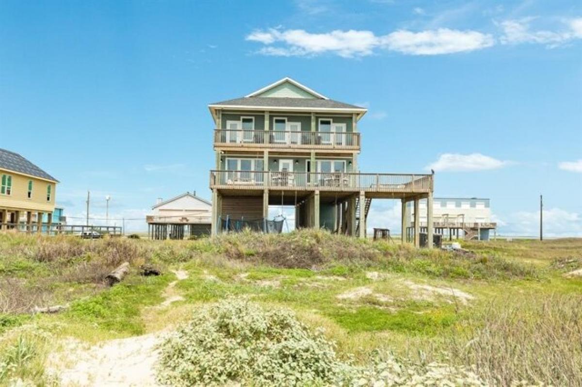 Picture of Home For Sale in Freeport, Texas, United States