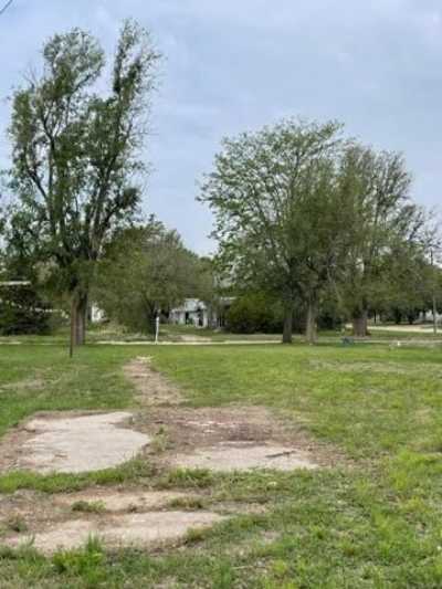 Home For Sale in Larned, Kansas