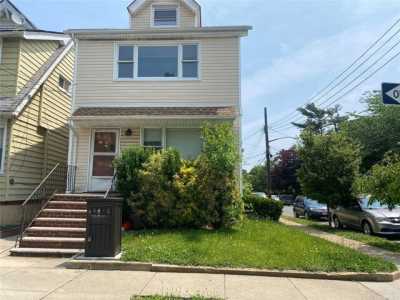 Apartment For Rent in Woodhaven, New York