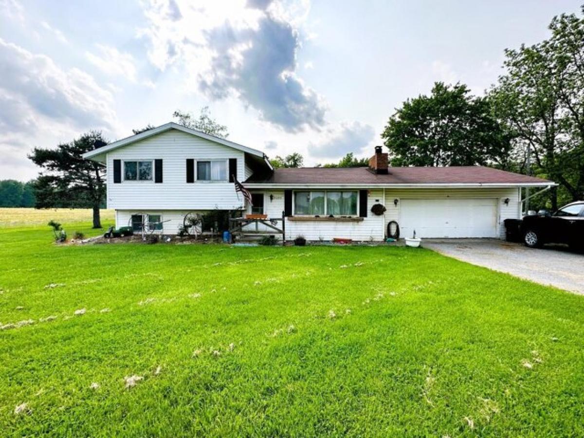 Picture of Home For Sale in West Mansfield, Ohio, United States