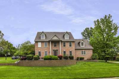 Home For Sale in Newburgh, Indiana