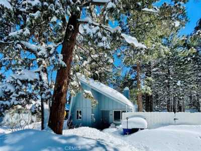 Home For Sale in Sugarloaf, California