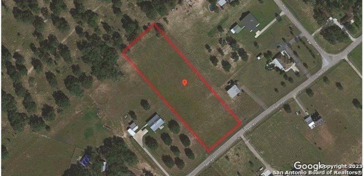 Picture of Residential Land For Sale in Floresville, Texas, United States