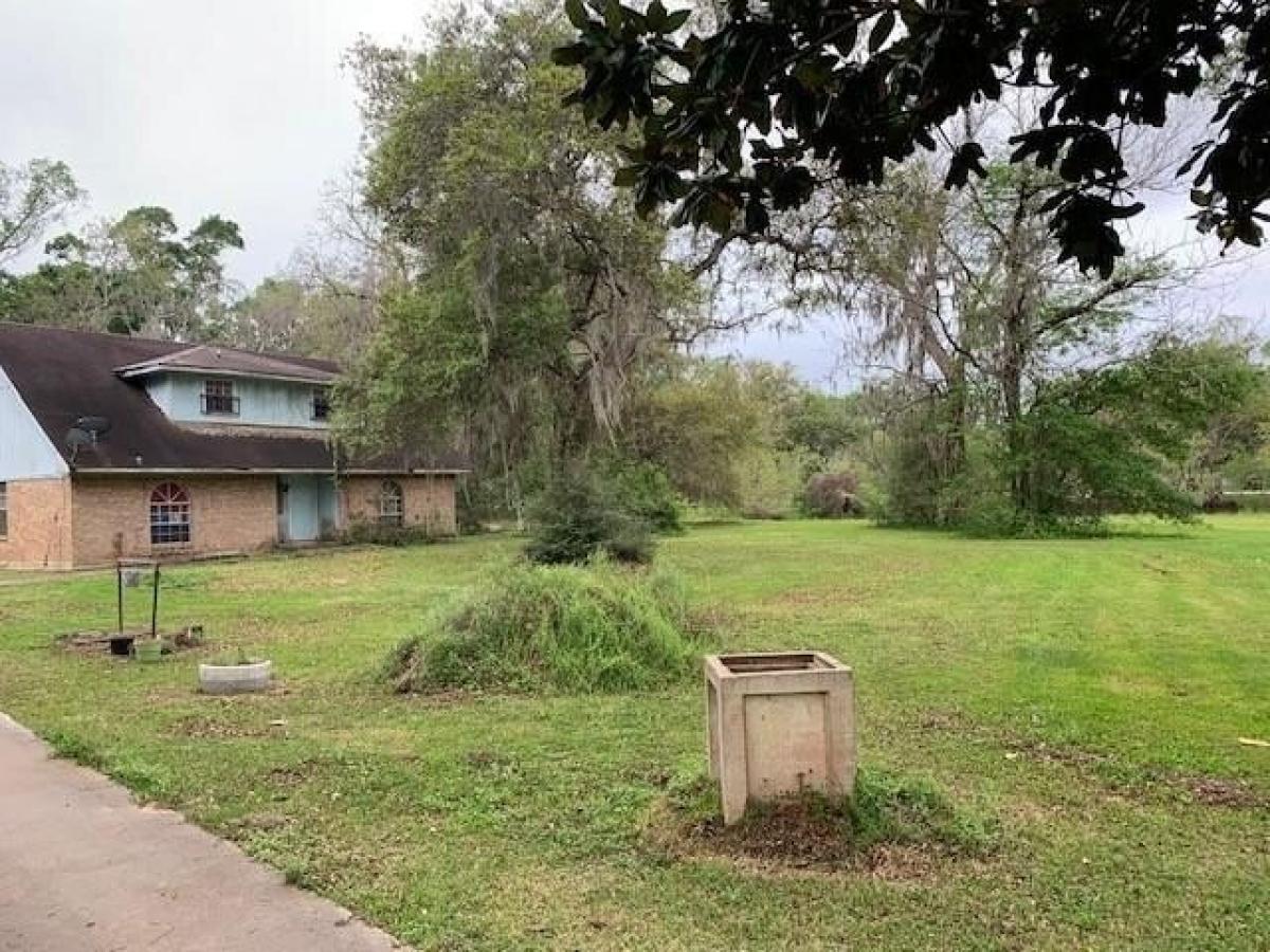 Picture of Home For Sale in Lake Jackson, Texas, United States