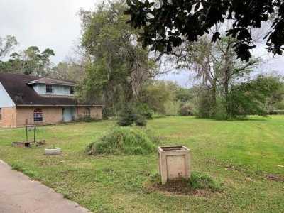 Home For Sale in Lake Jackson, Texas