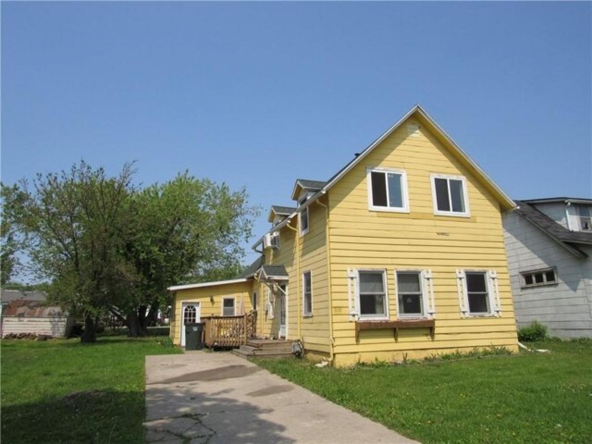 Picture of Home For Sale in Woodward, Iowa, United States