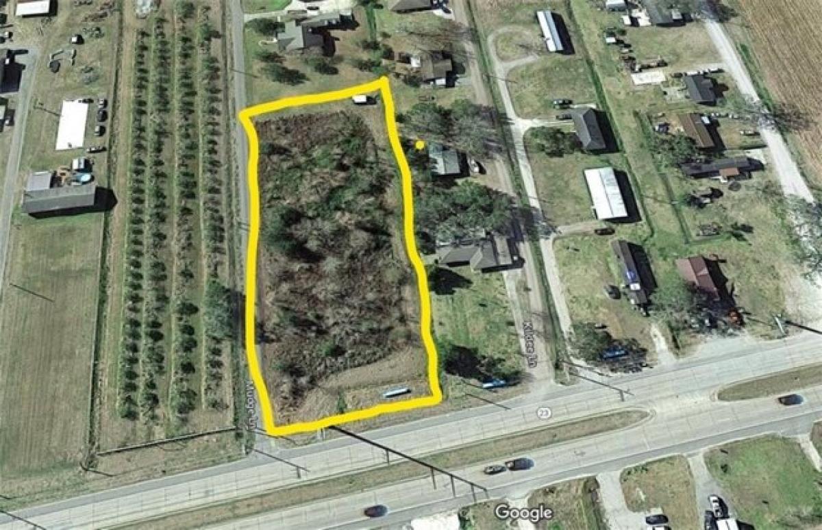 Picture of Residential Land For Sale in Belle Chasse, Louisiana, United States