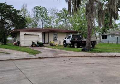 Home For Sale in Lake Jackson, Texas