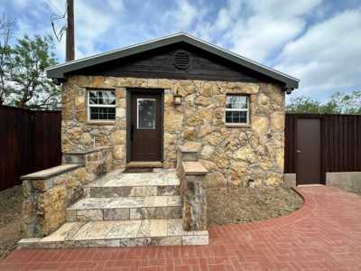 Home For Sale in Robert Lee, Texas