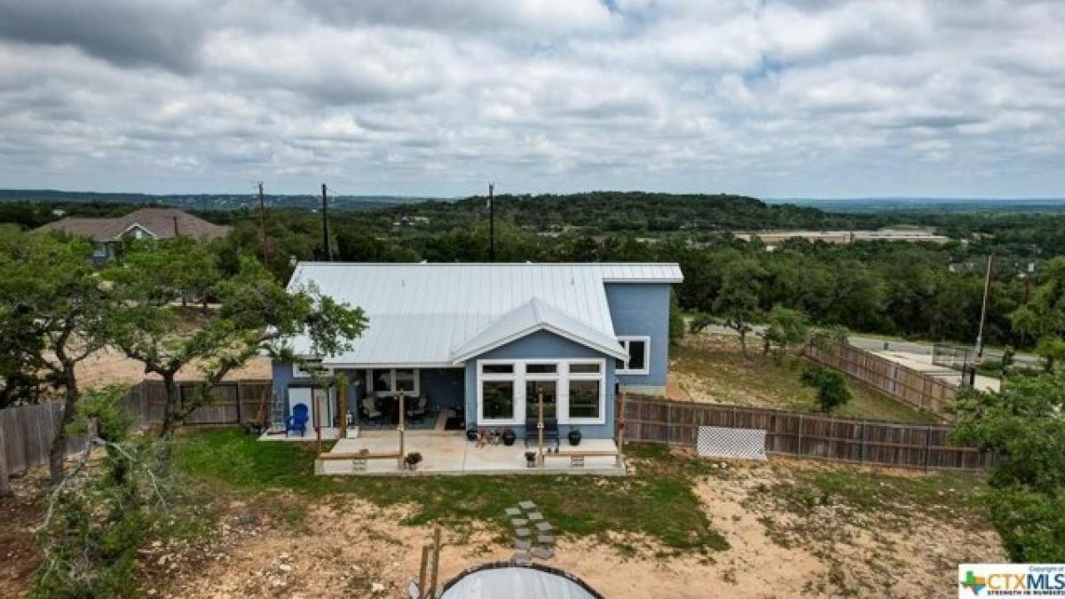 Picture of Home For Sale in Fischer, Texas, United States