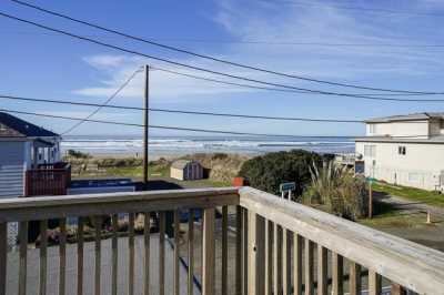 Home For Sale in Rockaway Beach, Oregon