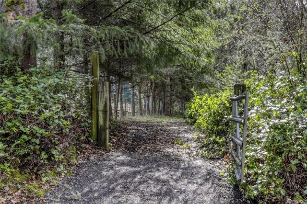 Picture of Residential Land For Sale in Bainbridge Island, Washington, United States