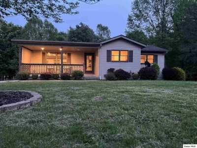 Home For Sale in Howard, Ohio